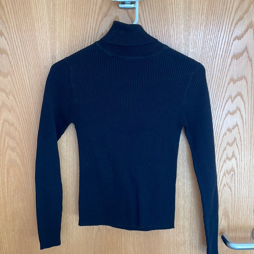 GAP ribbed turtleneck